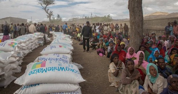 Ziway Dugda district communities waiting for food distribution at Ogolcha food centre in a drought stricken area in Ziway Dugda district, during UN Secretary General, Ban Ki moon’s visit to Ethiopia, on 31 January, 2016. (AP/MulugetaAyene)